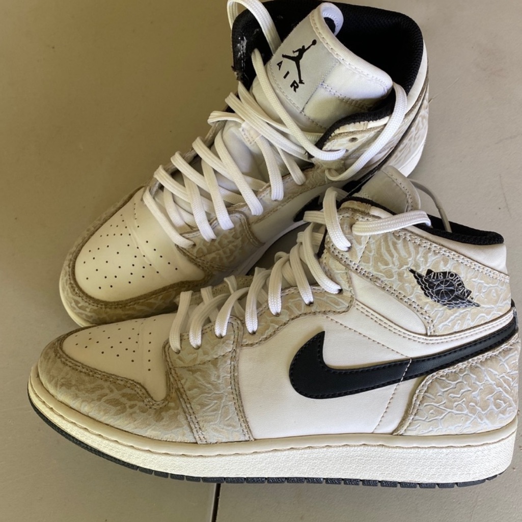 Air Jordan 1 Retro High Premium “White And Black”